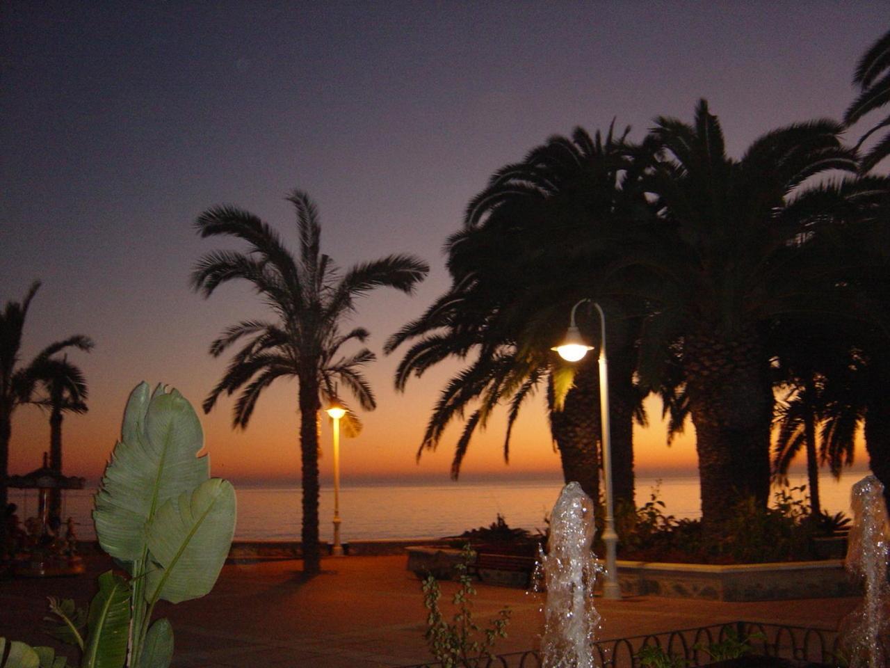 Apartamentos Intercentro Algarrobo-Costa Apartamentos Turisticos -Inmobiliaria Екстериор снимка